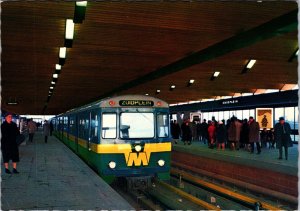 Netherlands Rotterdam Heeft Zijn Metro! Vintage Postcard BS21