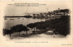 CPA CANNES - Panorama de CANNES et la Vieille Ville (488319)