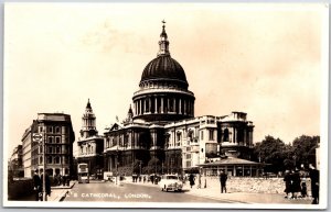 Saint Paul's Cathedral London England Street View & Building RPPC Photo Postcard