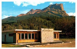 Postcard RESTAURANT SCENE Jasper Alberta AB AR1655