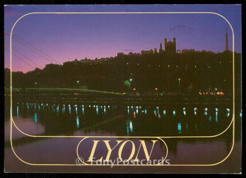 Crepuscule Sur La Saone Et Le Vieux Lyon