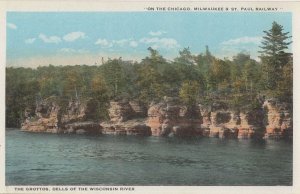 Wisconsin River Grottos Chicago & Milkwaukee Railway USA Postcard