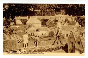 UK - England, Bourton-on-the-Water. The Model Village, Old New Inn