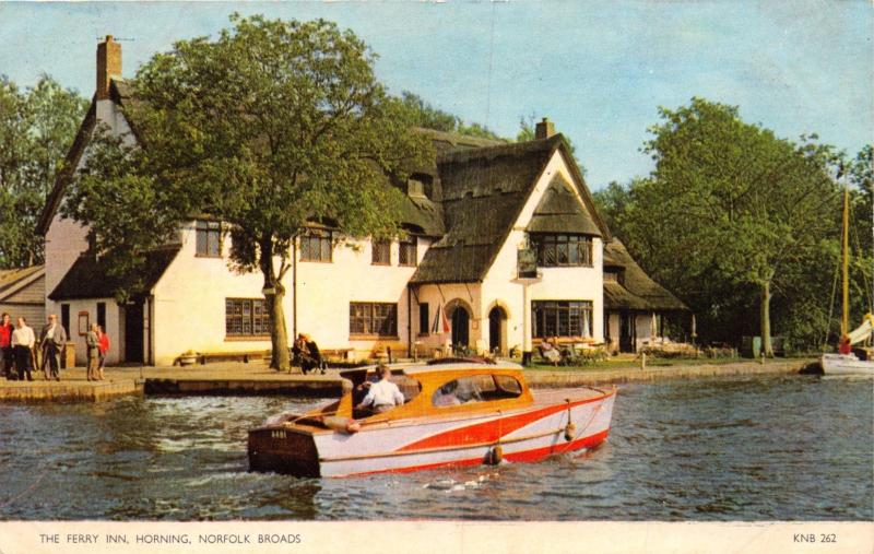 HORNING NORFOLK BROADS UK THE FERRY INN WITH NICE WOOD BOATPHOTO POSTCARD