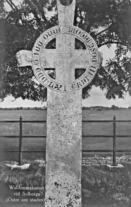 VISBY GOTLAND SWEDEN~ Waldemarskorset SOLBERGA-MEDIEVAL STONE CROSS POSTCARD