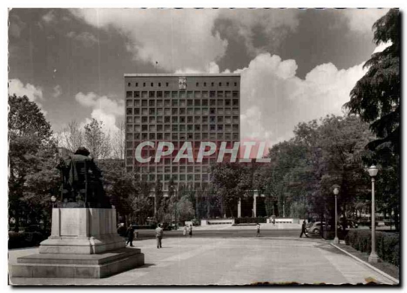 Postcard Modern Madrid Syedical Building Trade Union