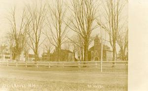 NH - Haverhill. The Common Area - RPPC  (Photographer- Hardy)