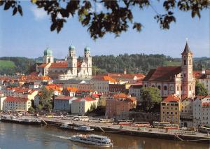GG13585 Passau Blick uber die Donau auf Dom St. Stephan Barockkirche St. Paul