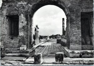 postcard RPPC Italy - Pompei - Arch of Nerone with view of the Forum