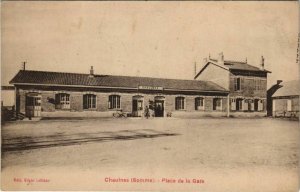 CPA CHAULNES Place de la Gare (19131)