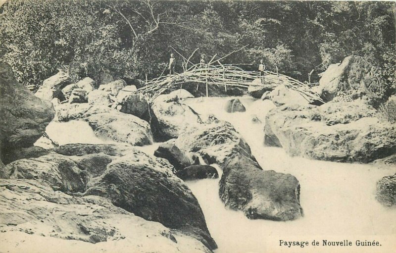 New Guinea typical landscape paysage Nouvelle Guinee river bridge