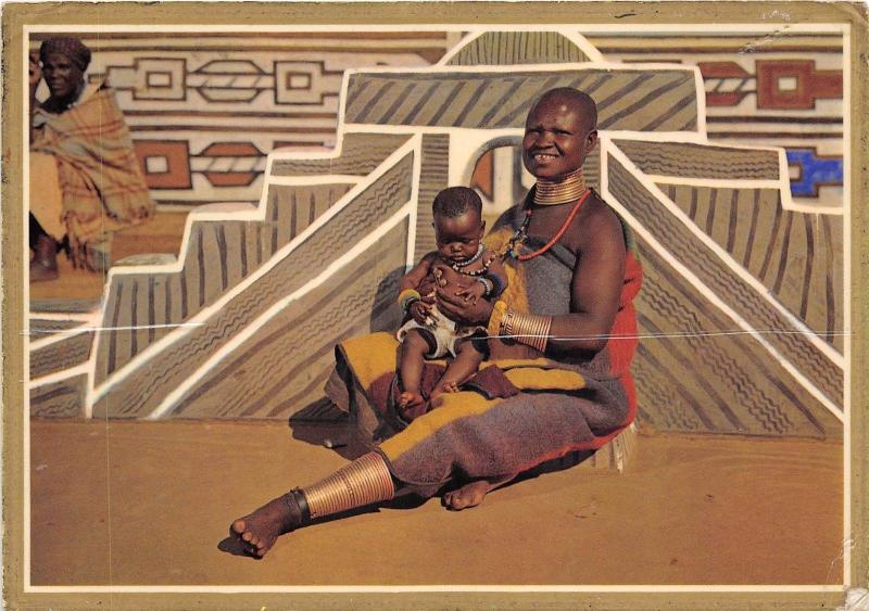 B74406 ndebele mother and chirld folklore pretoria trasvaal south  africa types