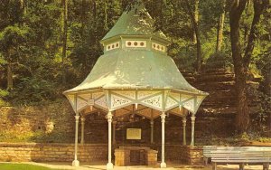 EUREKA SPRINGS, Arkansas AR   CRESCENT SPRING Swiss Style Pavilion  Postcard