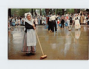 Postcard Olde Dutch Cleanser, Tulip Time, Pella, Iowa