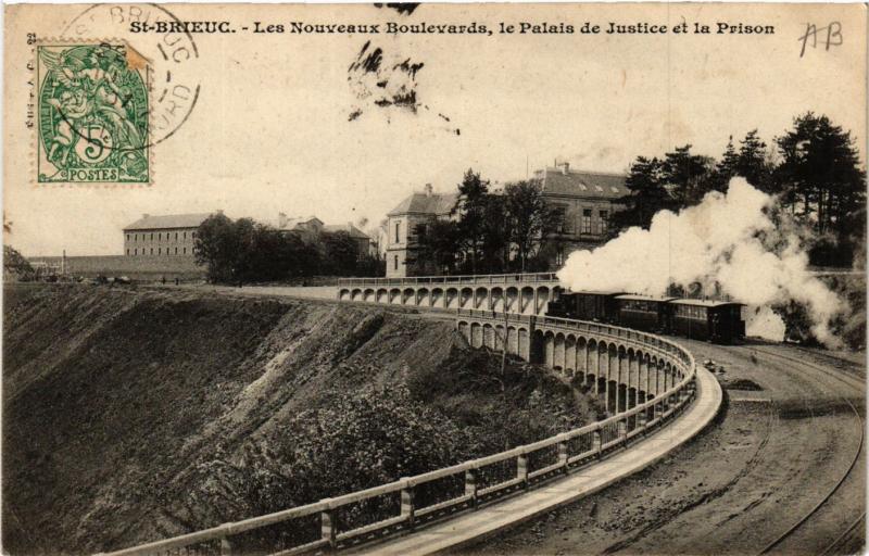 CPA St-BRIEUC - Les Nouveaux Boulevards - Le Palais de Justice (381337)