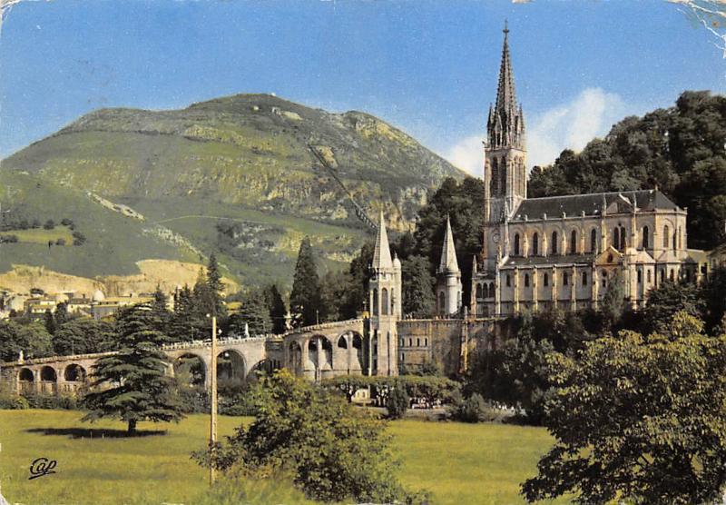 France Lourdes La Basilique Et Le Pic Du Jer Basilica General View Hippostcard