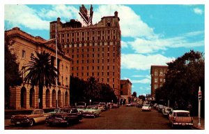 Postcard HOTEL SCENE Laredo Texas TX AQ4634