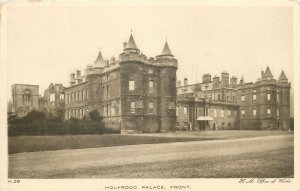 Postcard Scotland Edinburgh Holyrood palace King Edward memorial palace front vi