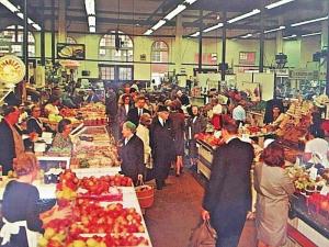 Postcard Farmer's Market in  Lancaster, PA.    W8