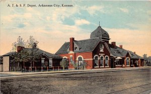 J44/ Arkansas City Kansas Postcard c1910 AT&SF Railroad Depot 294