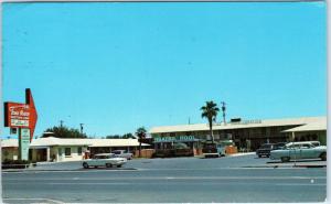 SAFFORD, AZ Arizona   TOWN HOUSE MOTOR INN 1965  c1950s Cars  Roadside  Postcard