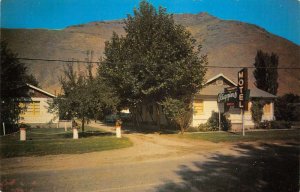 Riggins Idaho view from street of Riggins Motel vintage pc DD7009