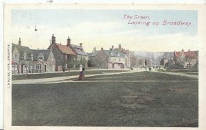 Gloucestershire Postcard - The Green - Looking Up Broadway   U1396