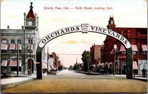 Sixth Street Looking East, Arch, Grants Pass OR c1911 Vintage Postcard T76