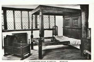Devon Postcard - Plymouth , Elizabethan House Bedroom, Real Photo    TZ4467