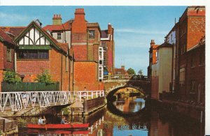 Berkshire Postcard - The Bridges - Newbury - Ref ZZ6130