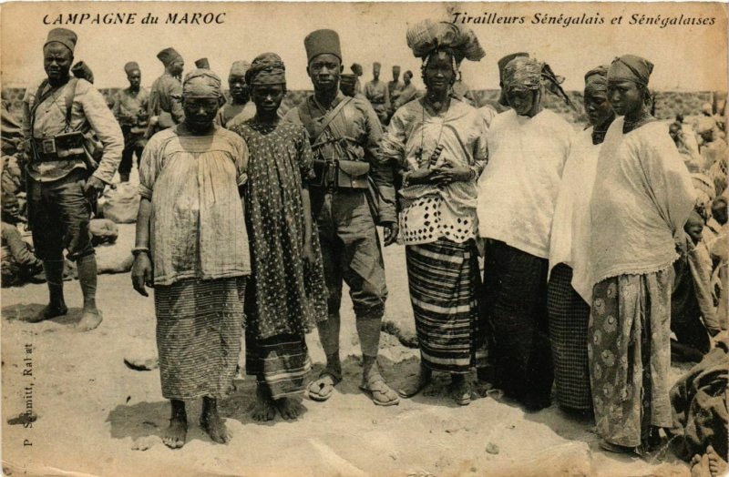 CPA Tirailleurs Senegalais et Senegalaises MAROC (825219)