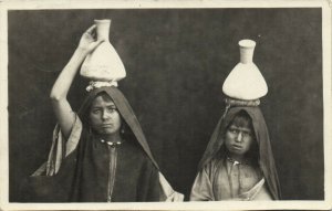 PC CPA EGYPT, LADIES WITH JARS, VINTAGE REAL PHOTO POSTCARD (b8715)