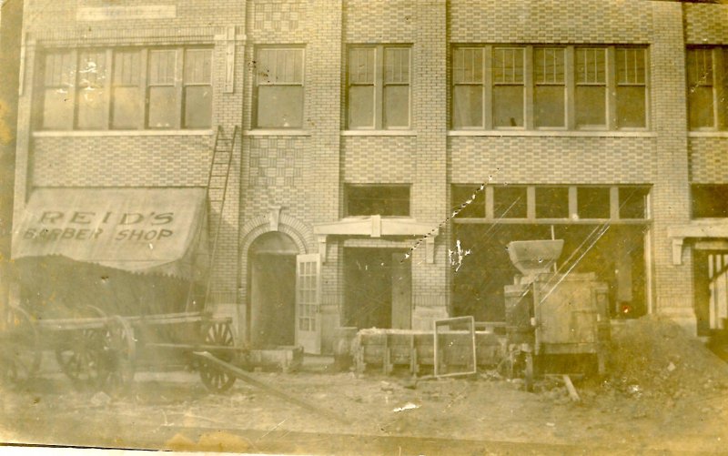 MN - Verndale. Reid's Barber Shop, 1917   *RPPC   (damaged)