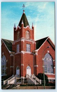 SWIFT CURRENT, Saskatchewan Canada ~ FIRST UNITED CHURCH c1960s  Postcard