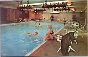 postcard Canada - Holiday Inn, Sarnia, Ontario, pool scene