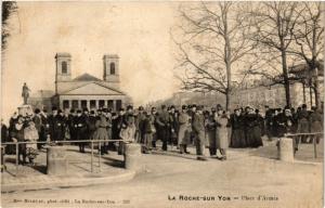 CPA LA ROCHE-sur-YON - Place d'Armes (297745)