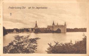 B98375 frederiksborg slot set fra jaegerbakken denmark