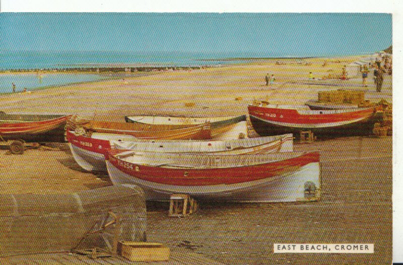 Norfolk Postcard - East Beach - Cromer - Ref 19955A