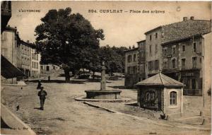 CPA L'Auvergne CUNLHAT Place des arbres (409914)