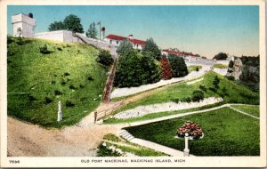 Postcard Old Fort Mackinac in Mackinac Island, Michigan