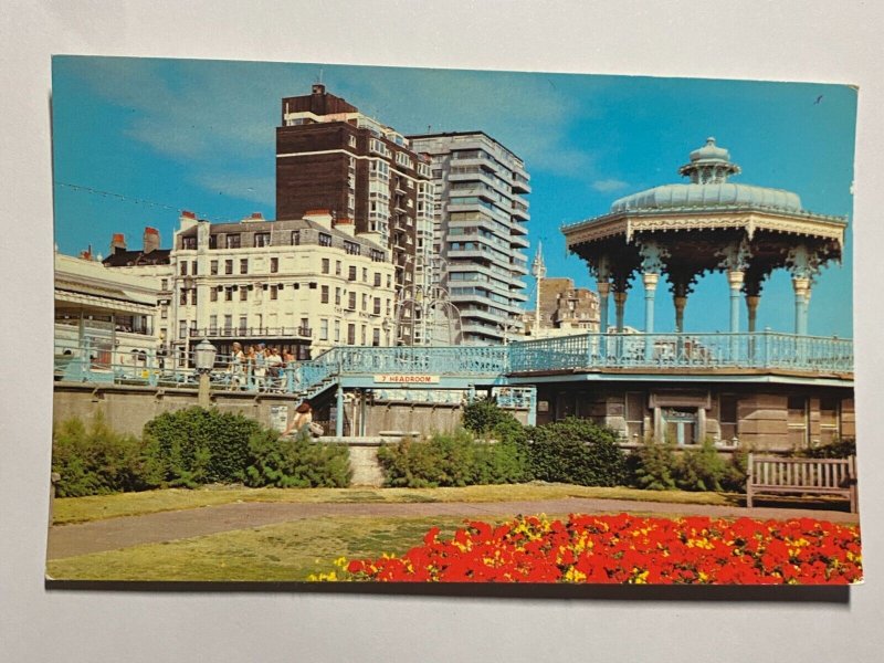 UNUSED VINTAGE  UK POSTCARD - THE SUNKEN GARDENS AND BANDSTAND BRIGHTON (KK4692) 