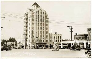 Baker OR Standard Gas Station Hotel Baker Old Cars RPPC Real Photo Postcard