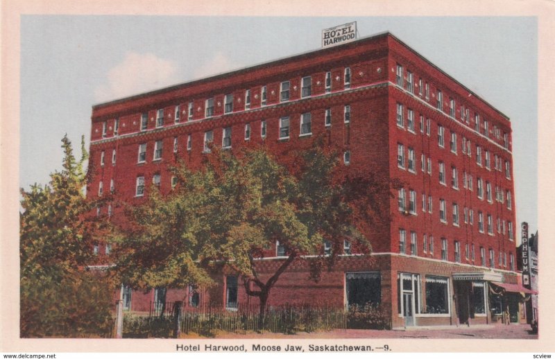 MOOSE JAW , Saskatchewan , Canada , 1930s ; Hotel Harwood