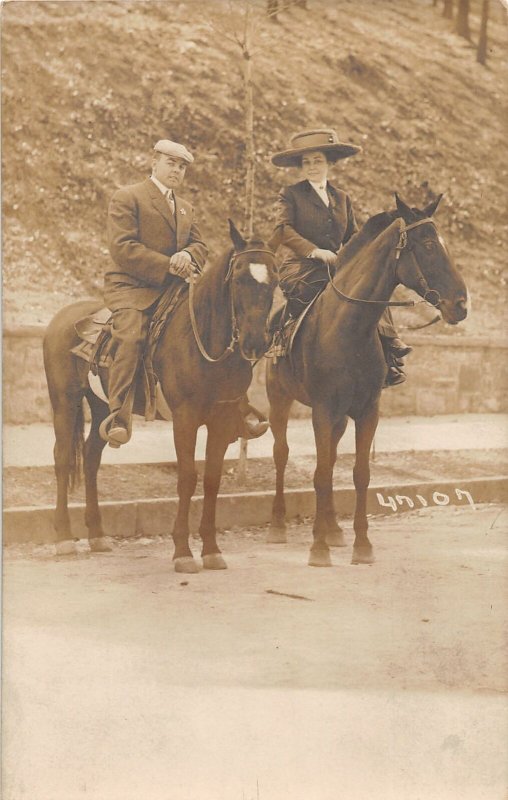 G77/ Hot Springs Arkansas RPPC Postcard c1910 People on Horses