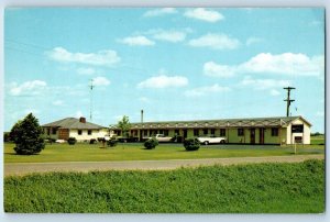 Augusta Wisconsin Postcard Rude's Motel Exterior Building c1960 Vintage Antique