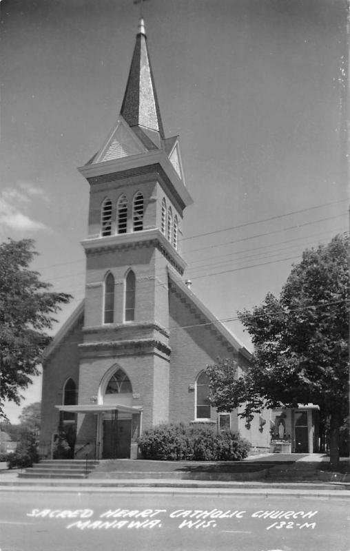 Manawa Wisconsin view of Sacred Heart Catholic Church real photo pc Z16977