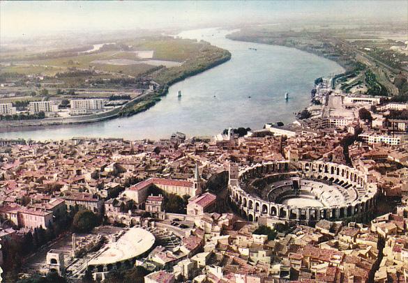 France Arles Vue aerienne des arenes Romaines et la Ville