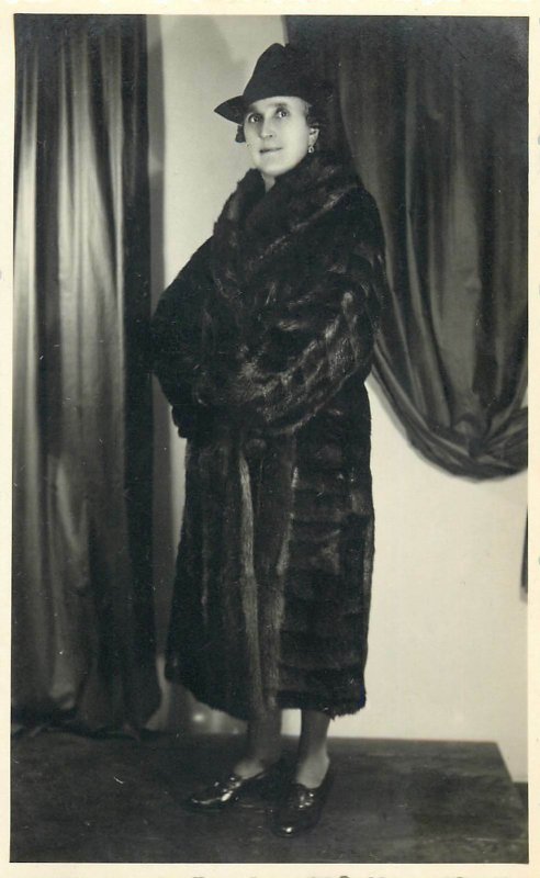 Early photo postcard Romania elegant woman fashion fur coat hat Virginia Bal