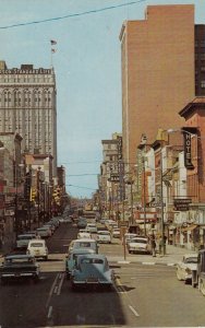 GREENSBORO , North Carolina , 40-60s; Elm Street , looking North