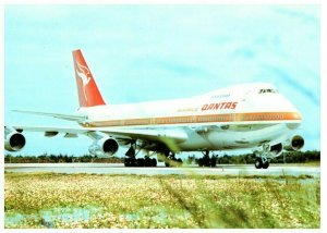 Quantas Airlines  747B Jumbo Jet Airplane Postcard